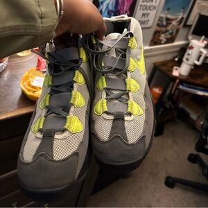 Uptempo men's size 9.5